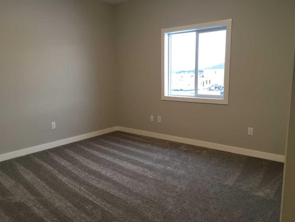 61 Maclean Close, Blackfalds, AB - Indoor Photo Showing Other Room