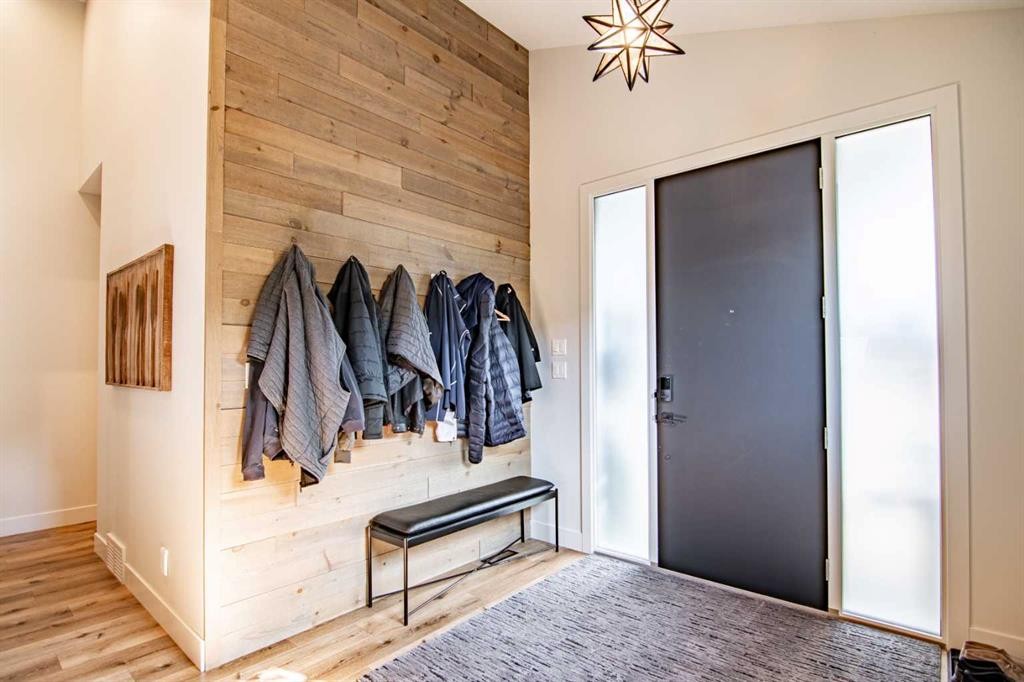 3417 Lakeshore Drive, Sylvan Lake, AB - Indoor Photo Showing Other Room