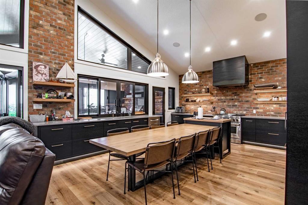 3417 Lakeshore Drive, Sylvan Lake, AB - Indoor Photo Showing Other Room