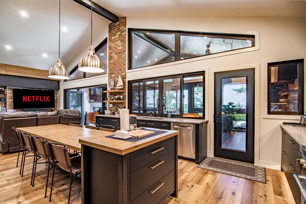 3417 Lakeshore Drive, Sylvan Lake, AB - Indoor