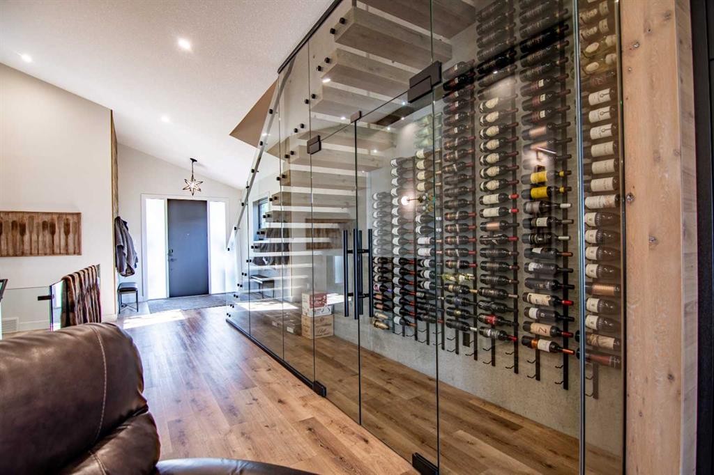 3417 Lakeshore Drive, Sylvan Lake, AB - Indoor Photo Showing Other Room