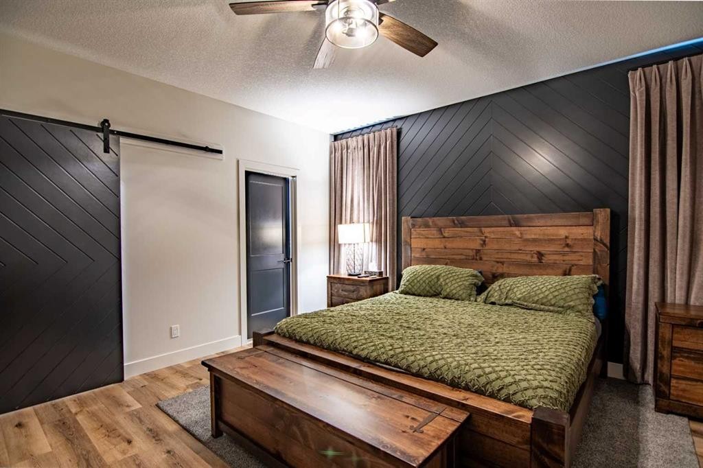 3417 Lakeshore Drive, Sylvan Lake, AB - Indoor Photo Showing Bedroom