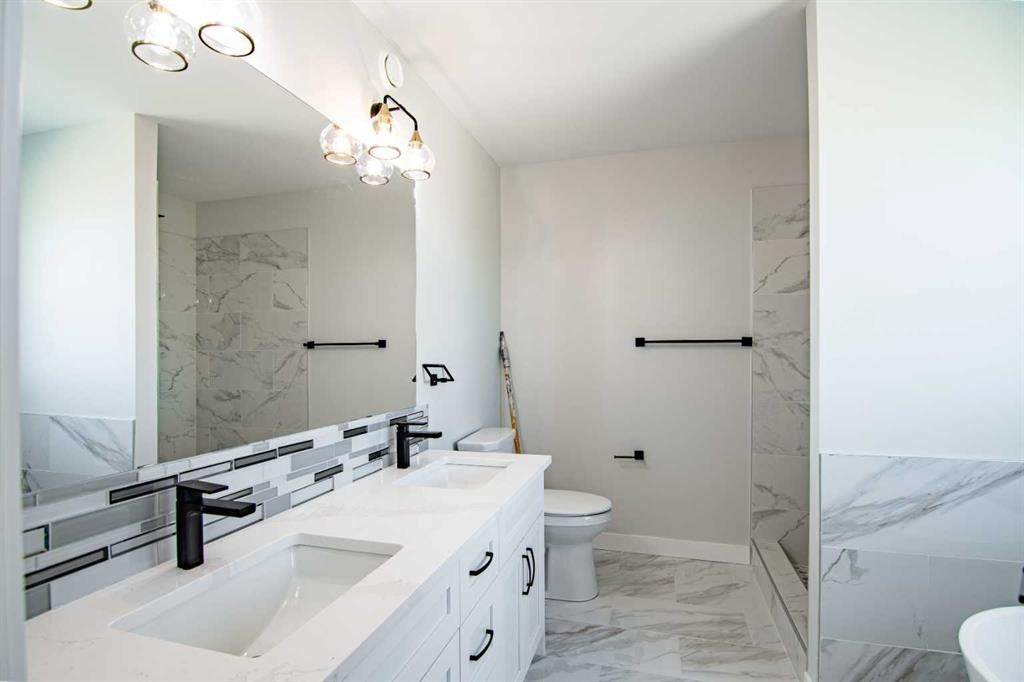 29 Vintage Close, Blackfalds, AB - Indoor Photo Showing Bathroom