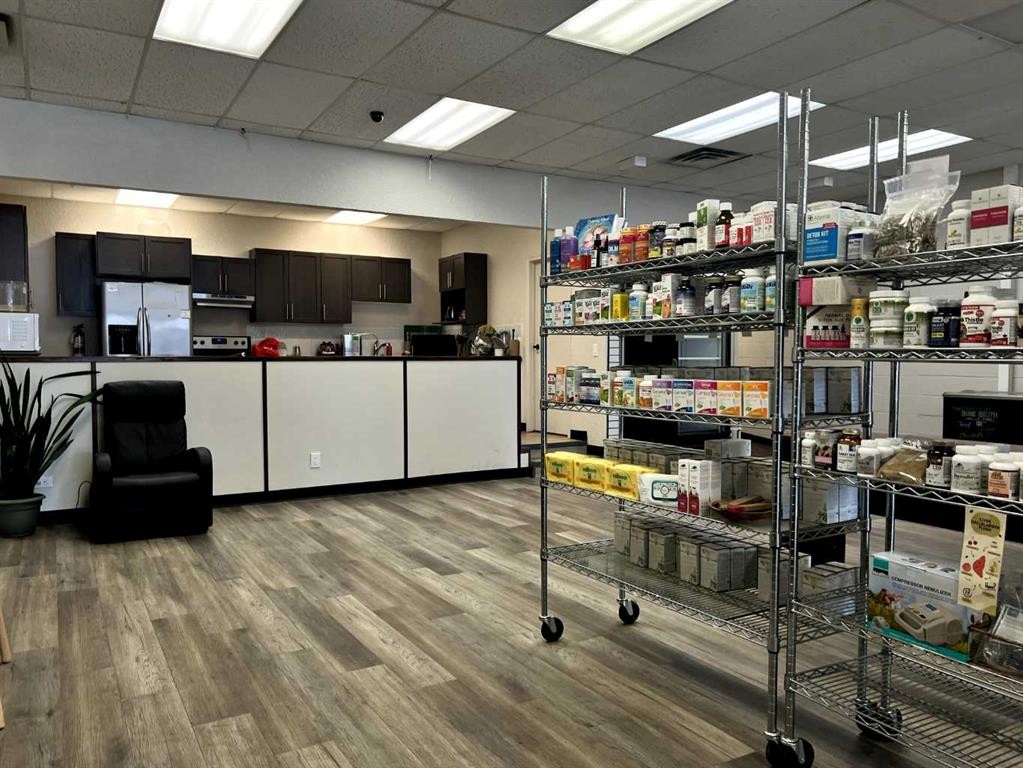 5031 50 Street, Sylvan Lake, AB