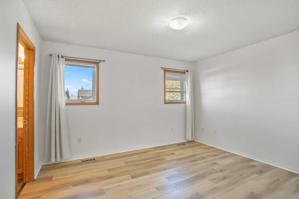 52 Harper Drive, Sylvan Lake, AB - Indoor Photo Showing Other Room