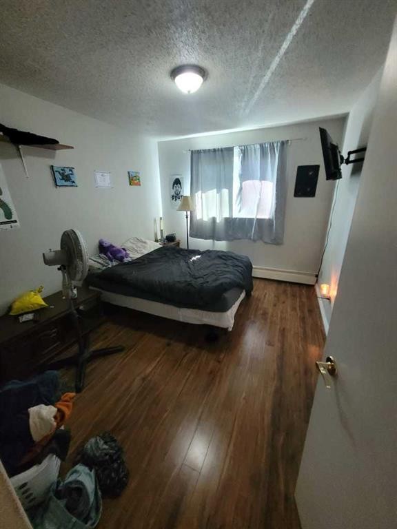 305-114 Mount Pleasant Drive, Camrose, AB - Indoor Photo Showing Bedroom