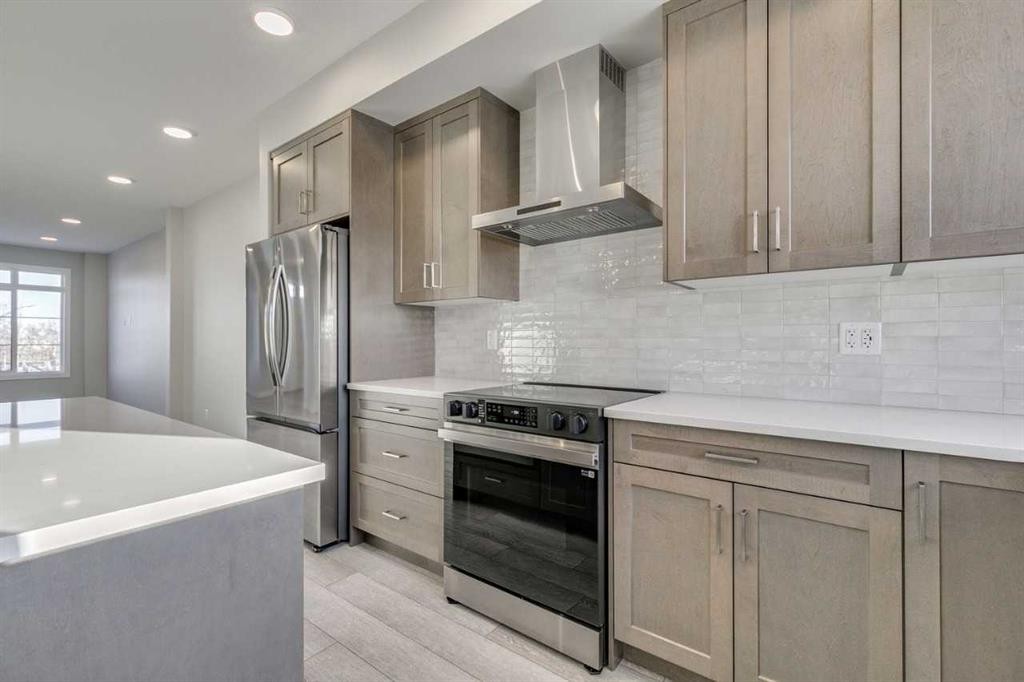 113 Silverton Glen Way Sw, Calgary, AB - Indoor Photo Showing Kitchen With Upgraded Kitchen