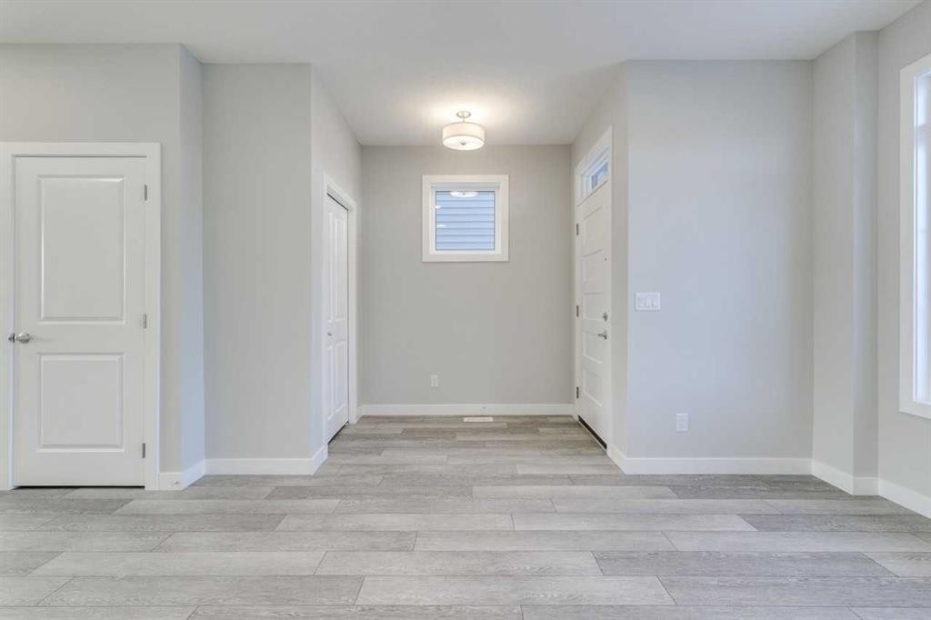 113 Silverton Glen Way Sw, Calgary, AB - Indoor Photo Showing Other Room
