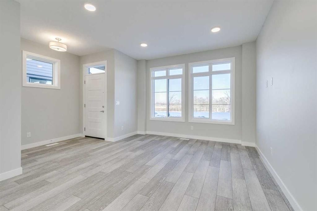 113 Silverton Glen Way Sw, Calgary, AB - Indoor Photo Showing Other Room