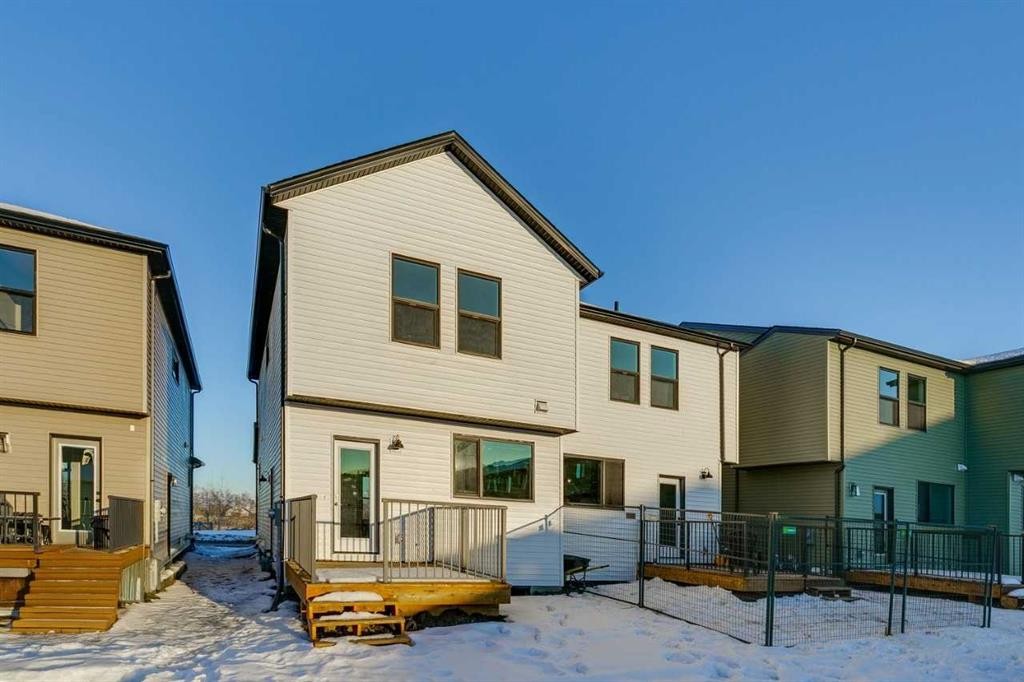121 Silverton Glen Way Sw, Calgary, AB - Outdoor With Exterior