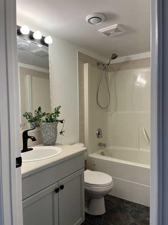 65 Leung Place, Blackfalds, AB - Indoor Photo Showing Bathroom