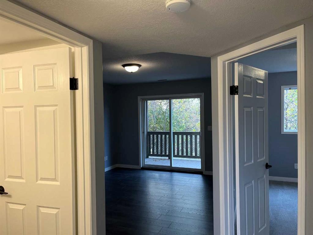 65 Leung Place, Blackfalds, AB - Indoor Photo Showing Other Room