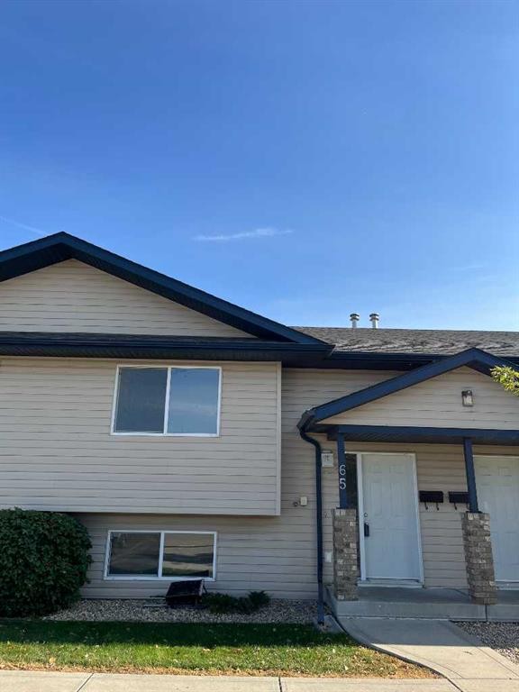 65 Leung Place, Blackfalds, AB - Outdoor