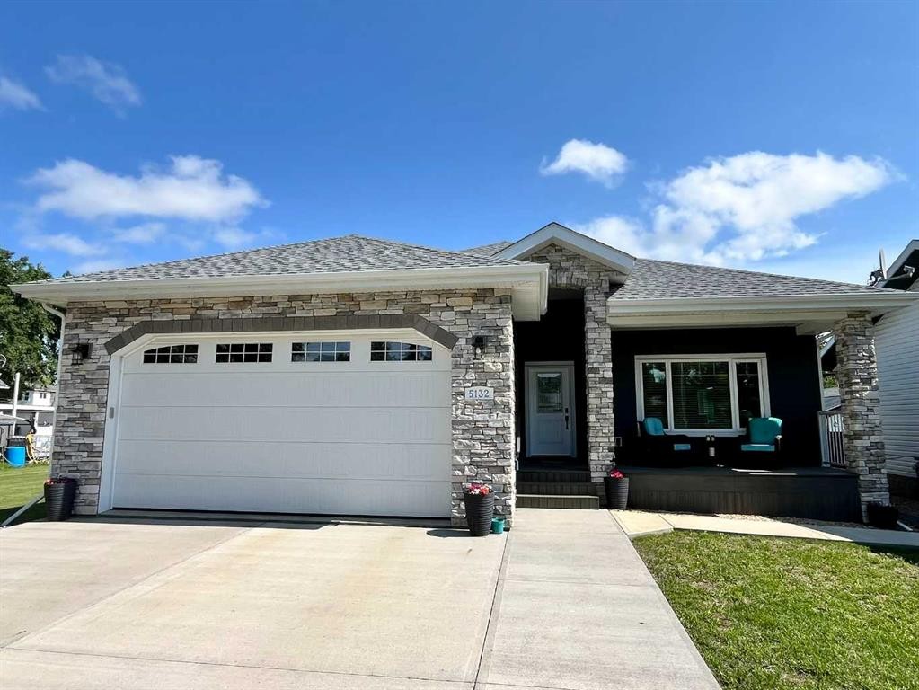 5132 54 Avenue, Viking, AB