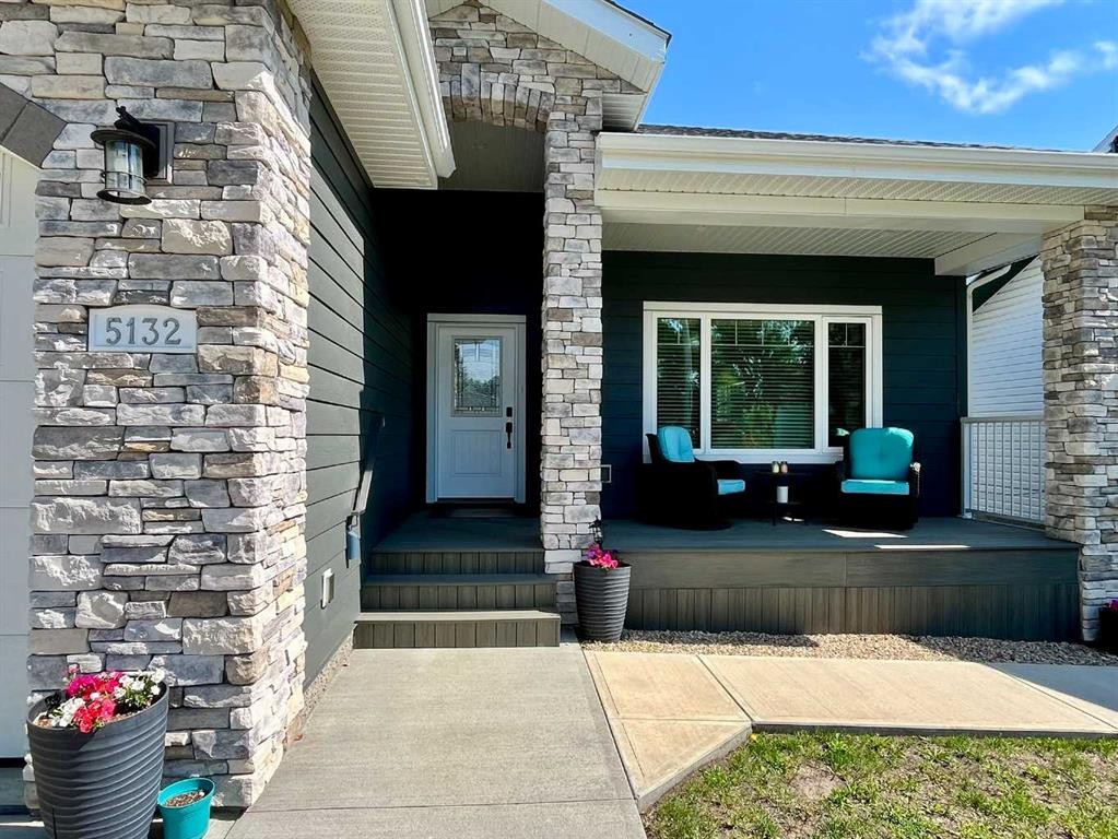 5132 54 Avenue, Viking, AB