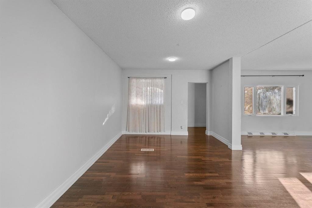 4828 53A Street, Camrose, AB - Indoor Photo Showing Other Room