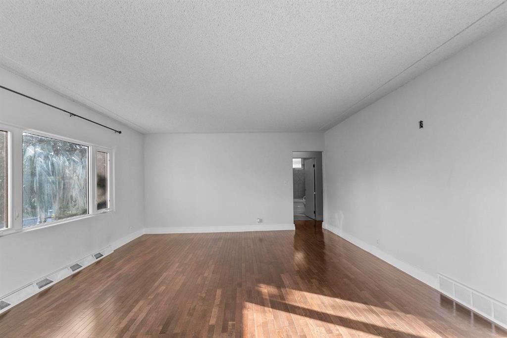 4828 53A Street, Camrose, AB - Indoor Photo Showing Other Room