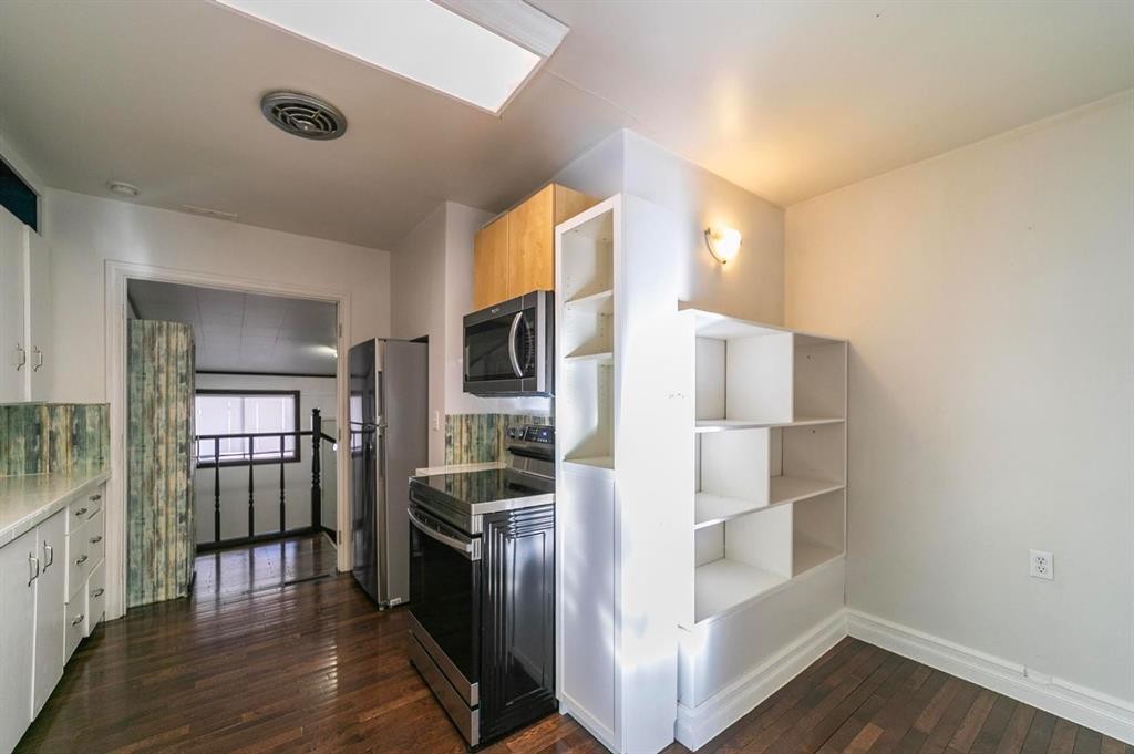 4828 53A Street, Camrose, AB - Indoor Photo Showing Other Room