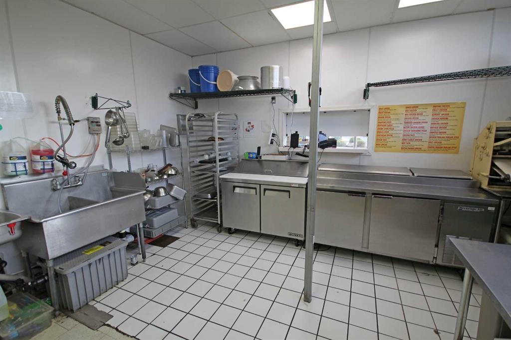 1-5004 46 Street, Sylvan Lake, AB