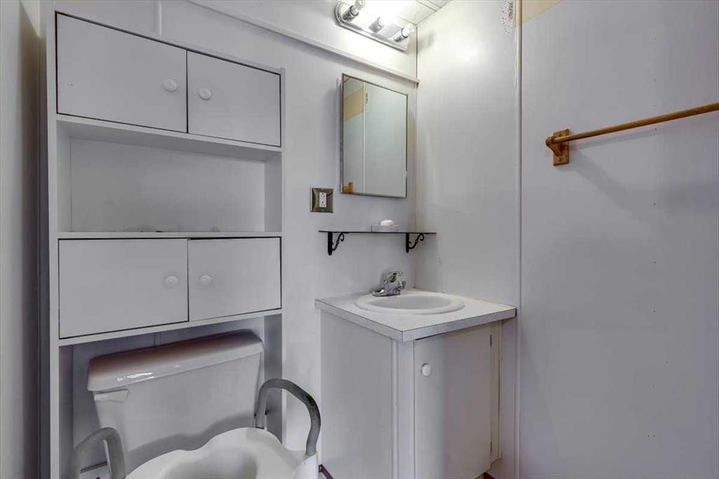 4539 Eastview Crescent, Rimbey, AB - Indoor