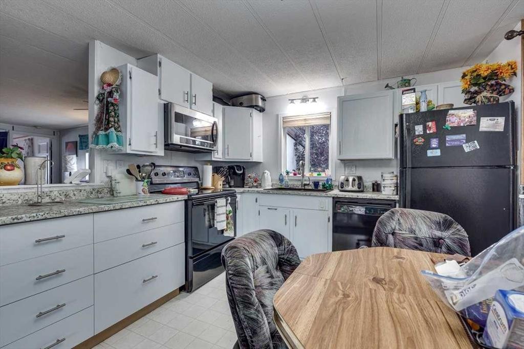 4539 Eastview Crescent, Rimbey, AB - Indoor