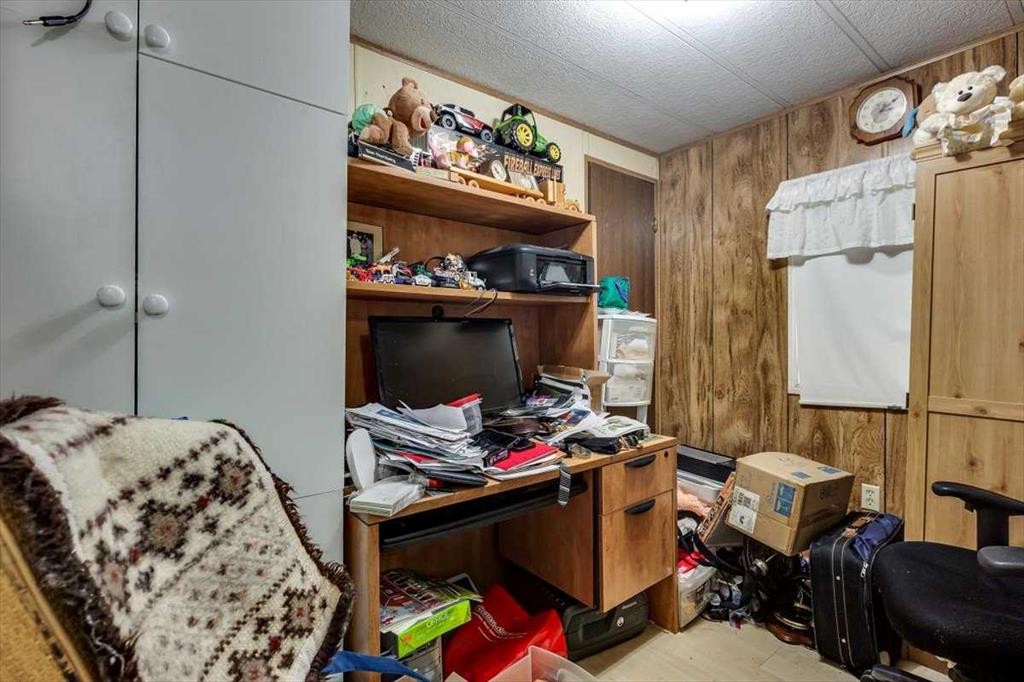 4539 Eastview Crescent, Rimbey, AB - Indoor Photo Showing Office