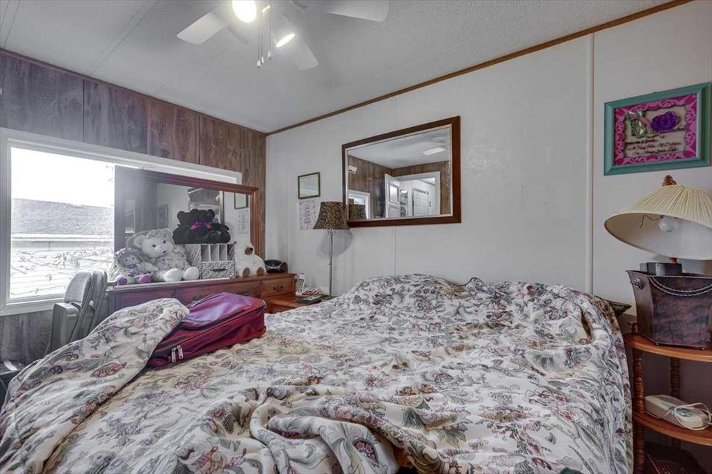 4539 Eastview Crescent, Rimbey, AB - Indoor Photo Showing Bedroom