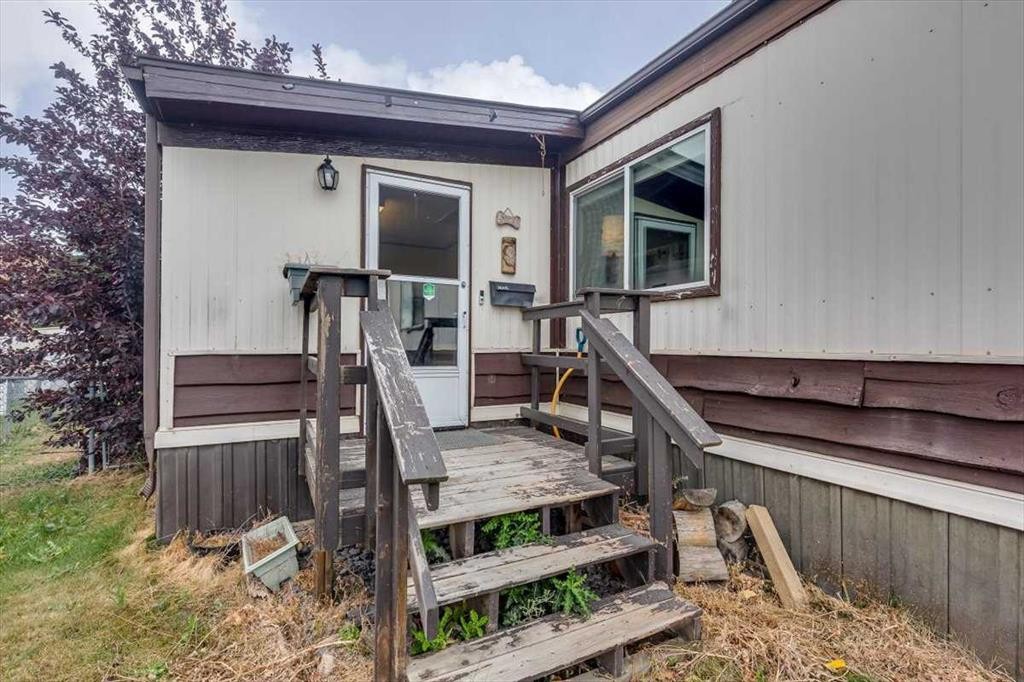 4539 Eastview Crescent, Rimbey, AB - Outdoor With Deck Patio Veranda With Exterior