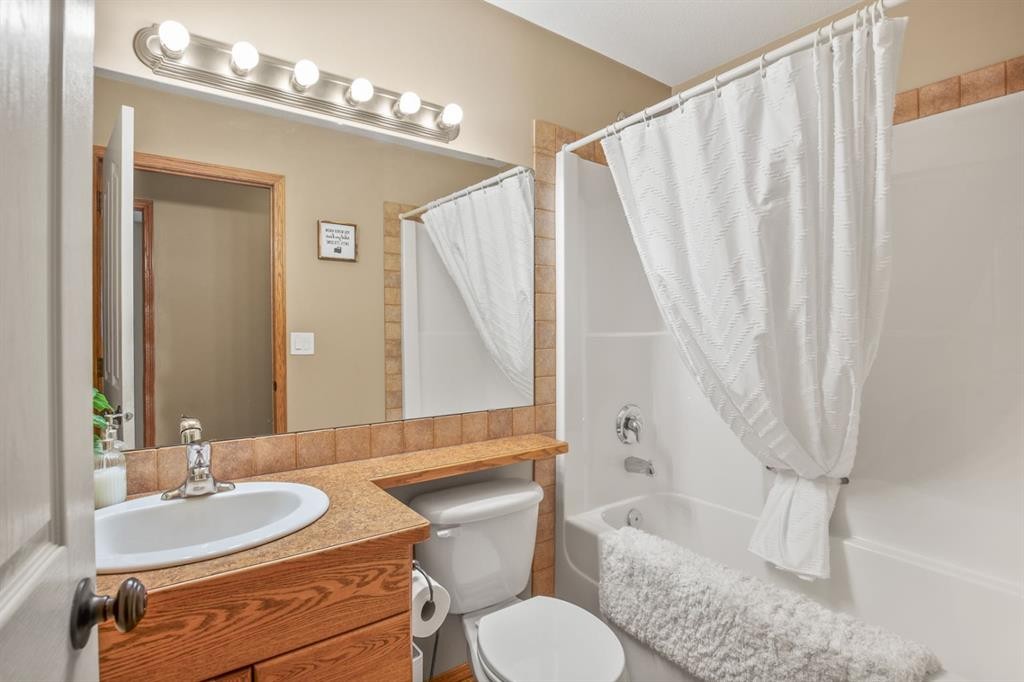 56 Ironstone Drive, Red Deer, AB - Indoor Photo Showing Bathroom