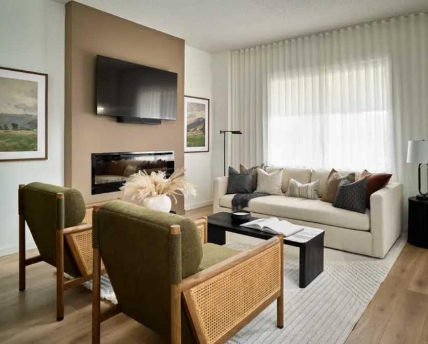 21 Emberside Park, Cochrane, AB - Indoor Photo Showing Living Room