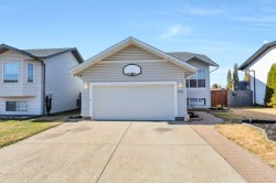 129 Briarwood Crescent Blackfalds, AB T0M 0J0