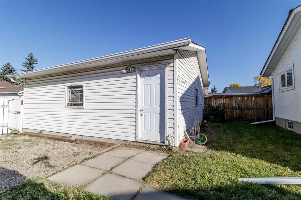 844 Rundlecairn Way Ne, Calgary, AB - Outdoor With Exterior