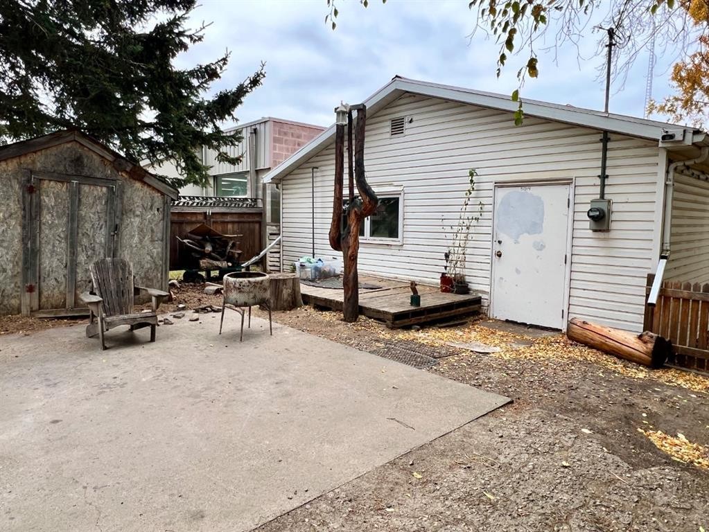 5019 50 Avenue, Caroline, AB