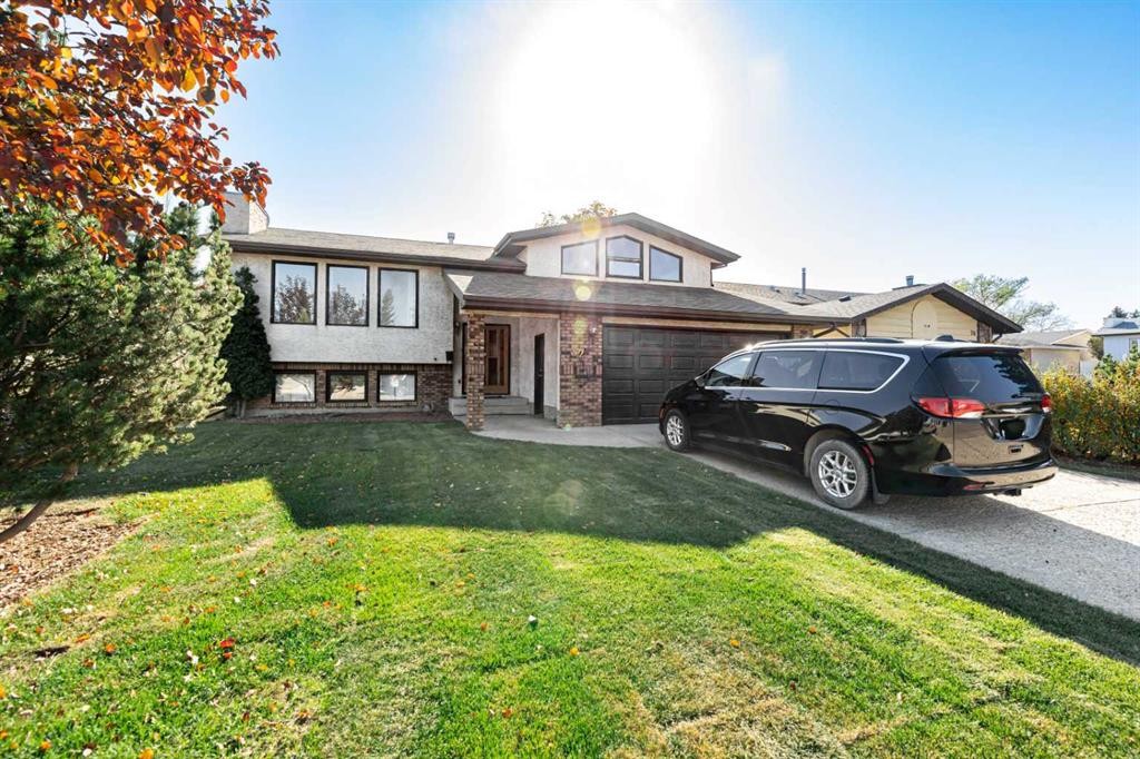 32 Huget Crescent, Red Deer, AB - Outdoor