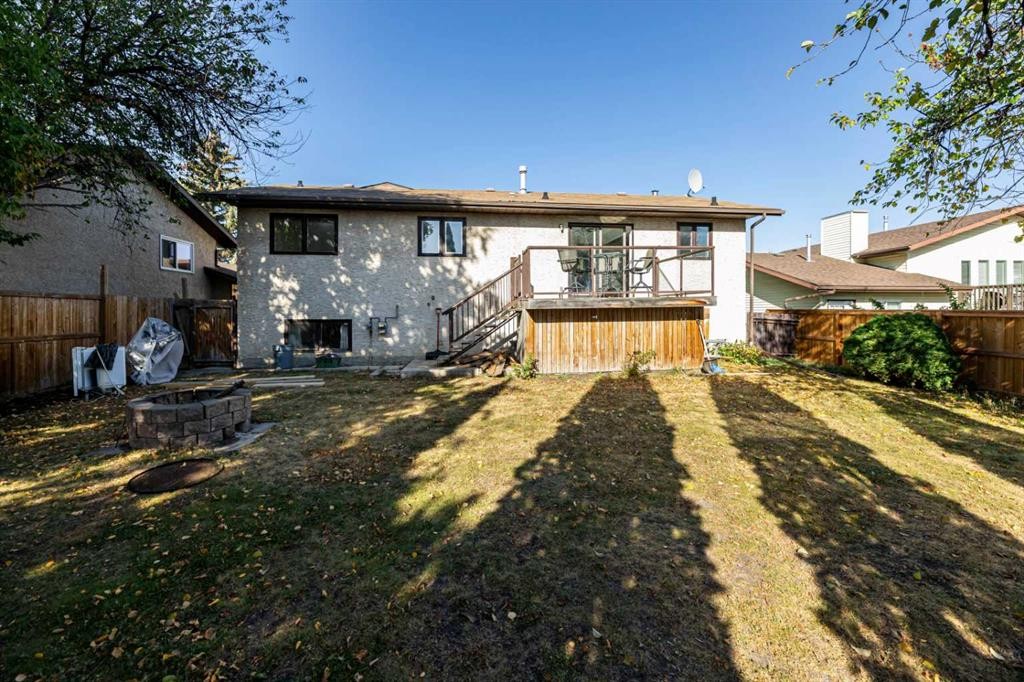 32 Huget Crescent, Red Deer, AB - Outdoor