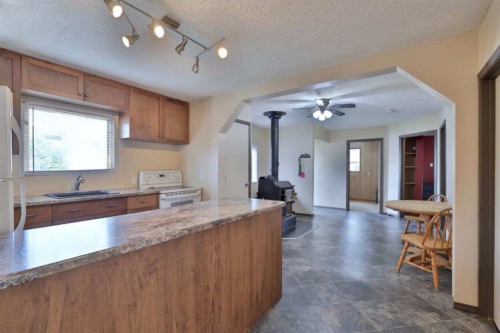 126 Alberta Street, New Norway, AB - Indoor Photo Showing Kitchen