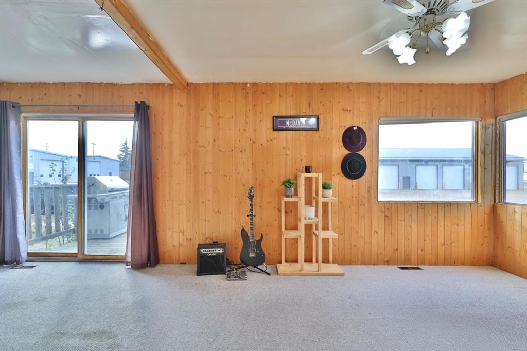 126 Alberta Street, New Norway, AB - Indoor Photo Showing Other Room