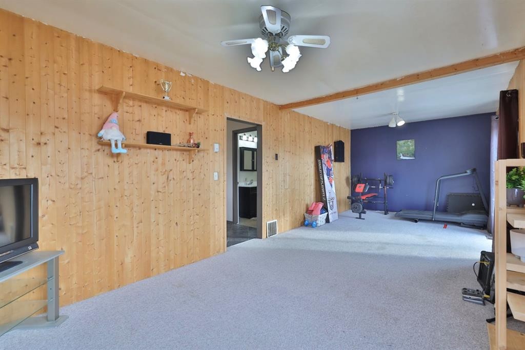126 Alberta Street, New Norway, AB - Indoor