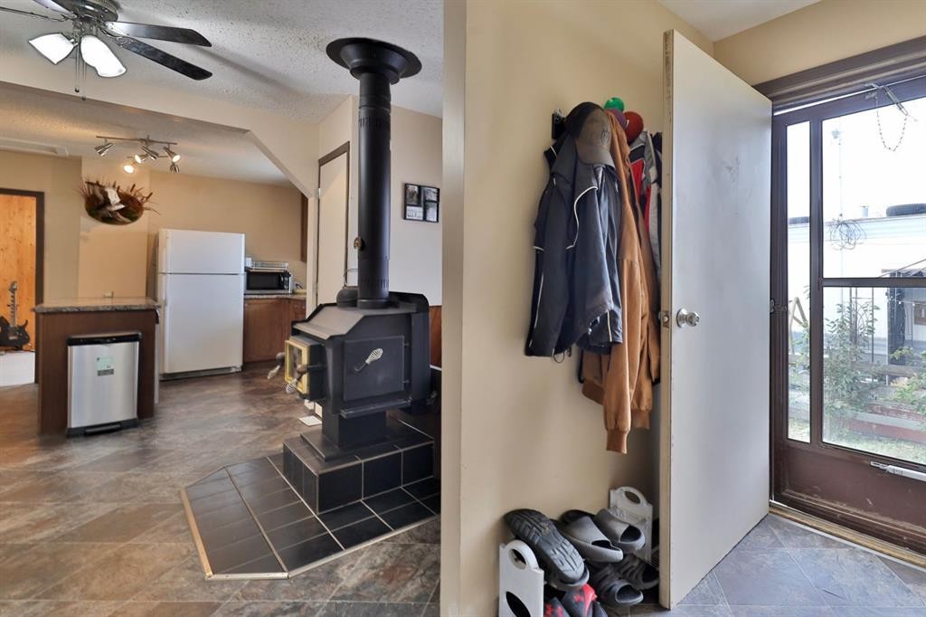 126 Alberta Street, New Norway, AB - Indoor