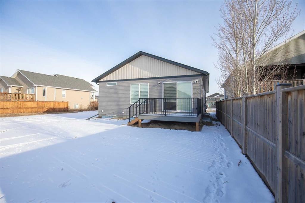 151 Cedar Square, Blackfalds, AB - Outdoor