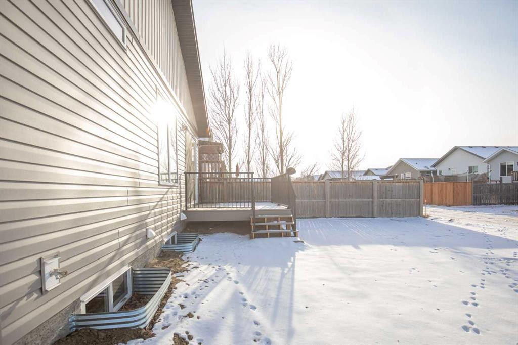 151 Cedar Square, Blackfalds, AB - Outdoor