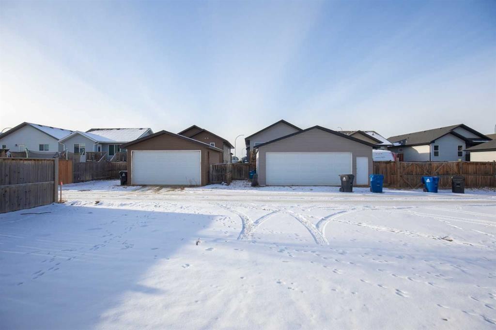 151 Cedar Square, Blackfalds, AB - Outdoor