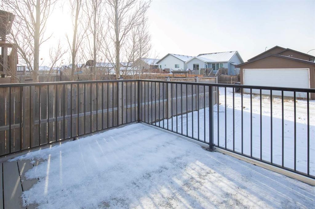 151 Cedar Square, Blackfalds, AB - Outdoor
