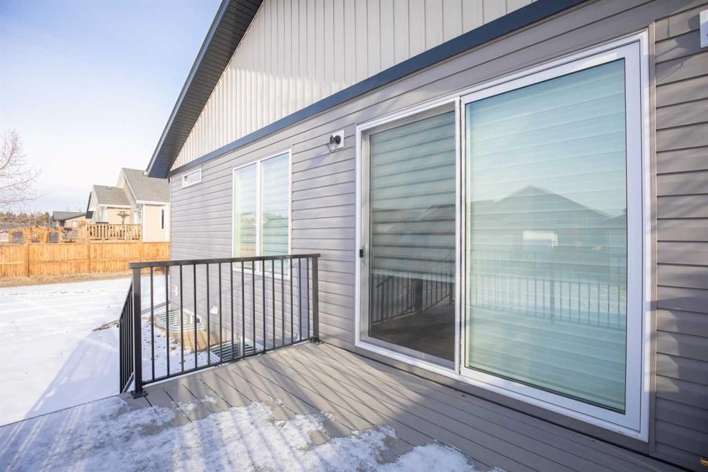 151 Cedar Square, Blackfalds, AB - Outdoor With Exterior