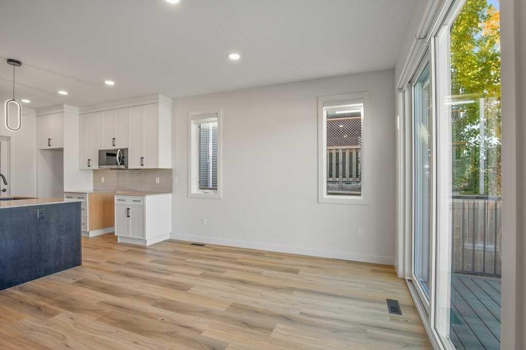 151 Cedar Square, Blackfalds, AB - Indoor Photo Showing Kitchen