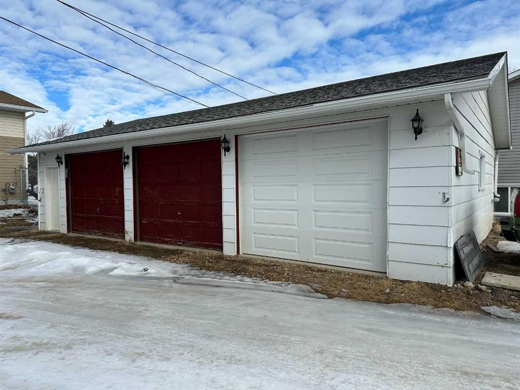 4601 55 Street, Ponoka, AB - Outdoor With Exterior