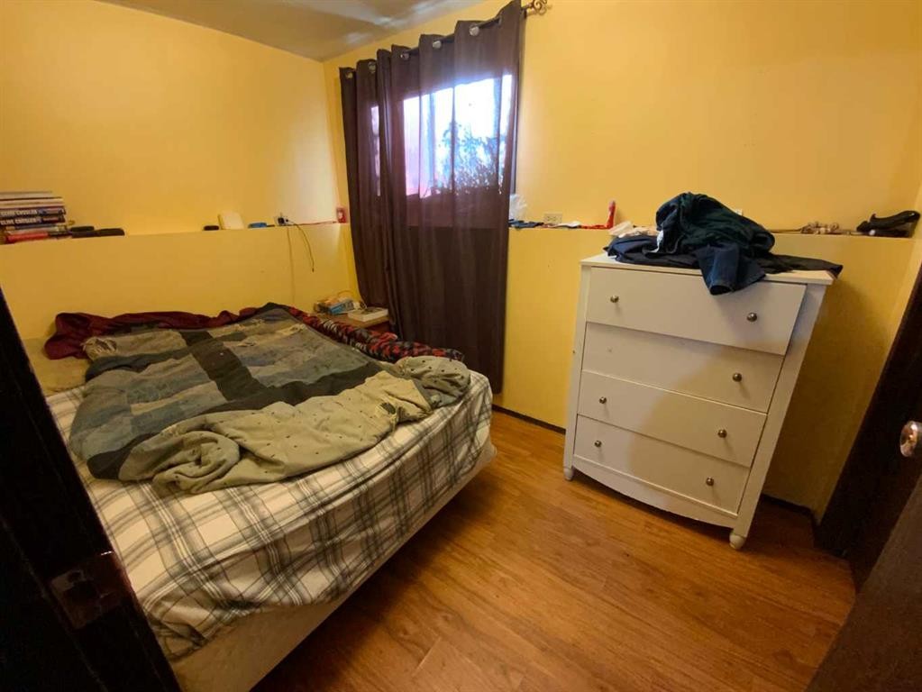 443 4 Avenue Se, Three Hills, AB - Indoor Photo Showing Bedroom