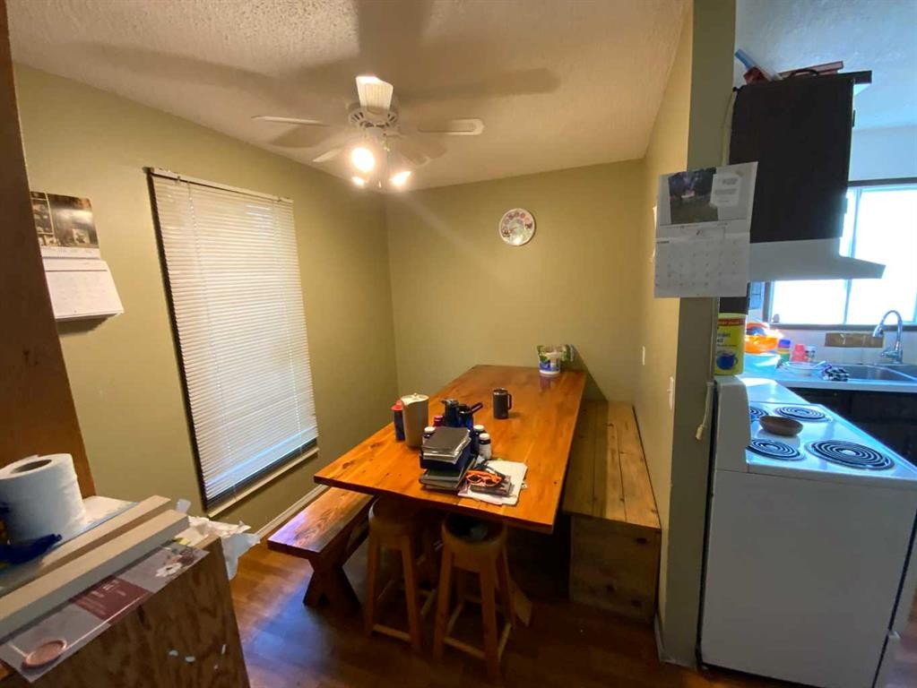 443 4 Avenue Se, Three Hills, AB - Indoor