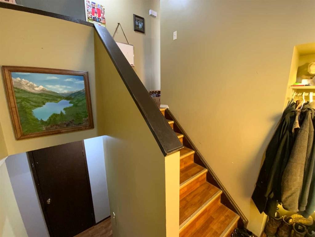 443 4 Avenue Se, Three Hills, AB - Indoor Photo Showing Other Room