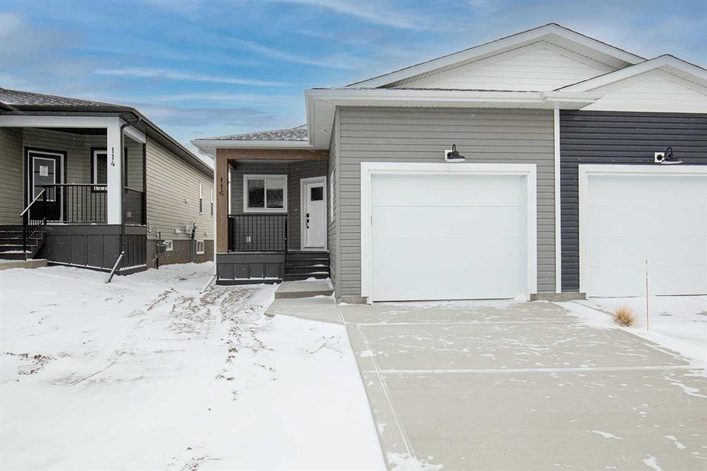 116 Gray Close, Sylvan Lake, AB - Outdoor With Facade